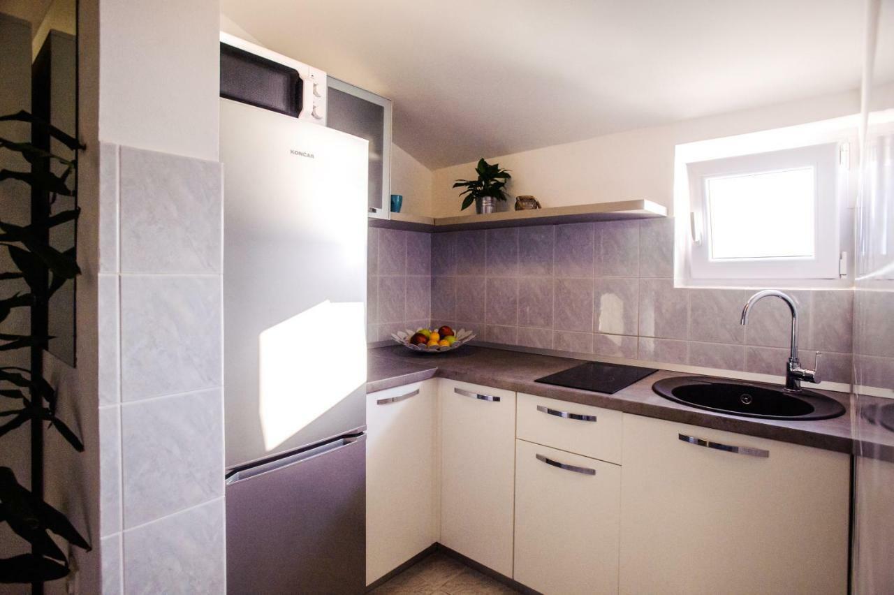 Apartments Korda L&M- Suhi Potok Єсенице Екстер'єр фото